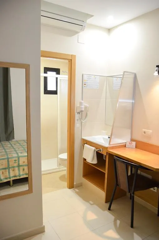 ** Pensión Hostal Costabella Fuengirola España