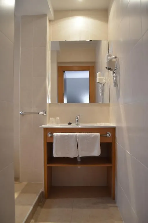 Hostal Costabella Fuengirola 2*,
